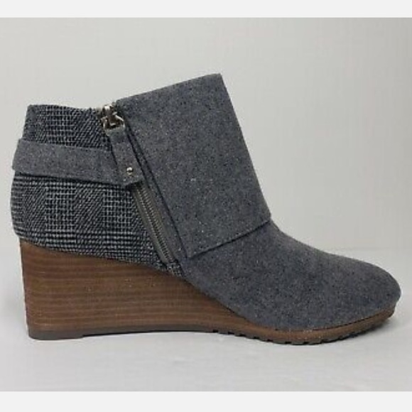 Dr Scholl's American Wedge
Microsuede Round Toe Ankle
Booties Gray USA Size 10 - Picture 3 of 6